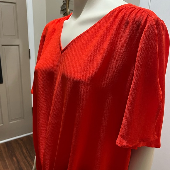 CHAUS Red Blouse with split sleeves & tie in the Front. SIZE: 2X - Picture 6 of 9